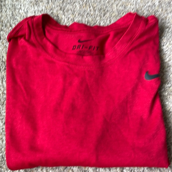 NWOT Nike Dri-Fit Men’s Medium Short Sleeve Tee Shirt - Picture 1 of 6